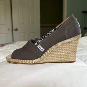 Classic Wedge Ash Canvas